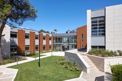 AMERICAN FARM SCHOOL • ALIKI PERROTIS EDUCATIONAL CENTER • THESSALONIKI • GRÈCE