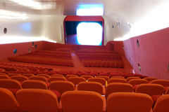 KONGRESSHALLE UND AUDITORIUM IN PLASENCIA • Spanien