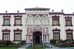 HOCHSCHULE DER INGENIEURE VON PERU • CD LIMA • PERU 