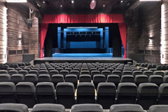 SICHERE KULTURVERANSTALTUNGEN mit der Trennwand MAMPARA SHELL