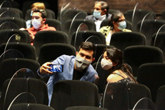 SICHERE KULTURVERANSTALTUNGEN mit der Trennwand MAMPARA SHELL