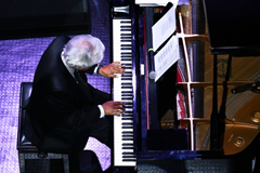 SICHERE KULTURVERANSTALTUNGEN mit der Trennwand MAMPARA SHELL