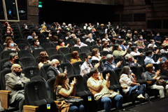 SICHERE KULTURVERANSTALTUNGEN mit der Trennwand MAMPARA SHELL