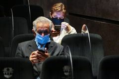 SICHERE KULTURVERANSTALTUNGEN mit der Trennwand MAMPARA SHELL