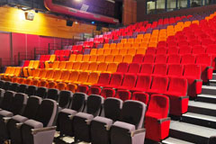 THÉÂTRE JEAN-MARIE SEVOLKER • GÉMENOS • FRANKREICH